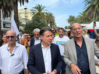 Giuseppe Conte in tour elettorale, focus su sanità e Pnrr