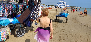 Contrasto al commercio abusivo in spiaggia