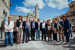 Vetrina di eccellenza per CeramicAscoli, successo in piazza del Popolo