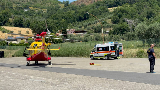 Scontro frontale sulla Venarottese, due feriti: uno grave a Torrette