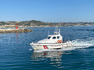 San Benedetto: paura in mare, peschereccio imbarca acqua a 12 miglia dalla costa